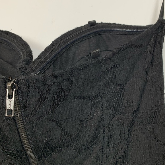 MINKPINK Strapless Sweetheart Neck Lace Romper - Picture 4 of 4